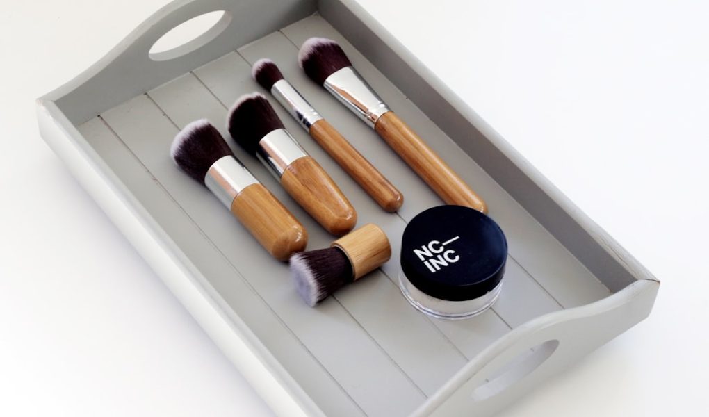 women's face brushes